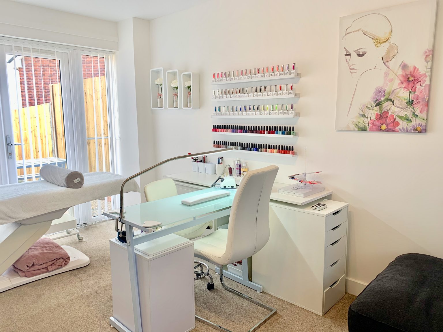 The Beauty Lounge – Lashes, Nails and Tanning